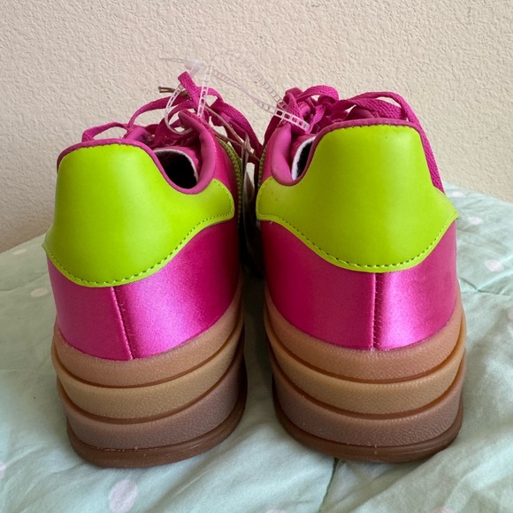 NWT Addias Gazelle Bold Pink and Lime Green Accents Women’s size 8 - Picture 8 of 16